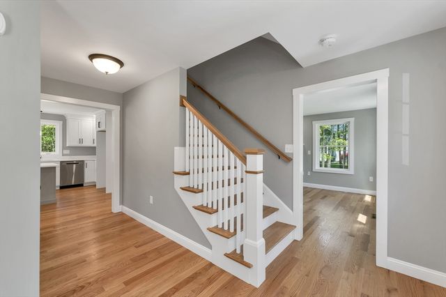 15 Bald Hill Rd, Raymond, NH 03077