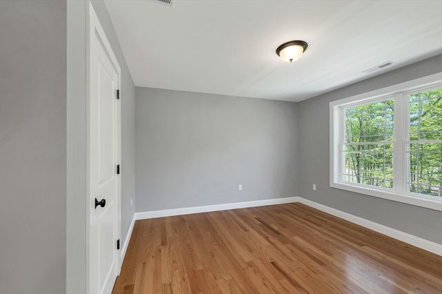 15 Bald Hill Rd, Raymond, NH 03077