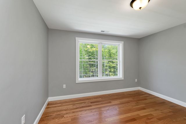 15 Bald Hill Rd, Raymond, NH 03077