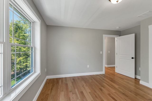 15 Bald Hill Rd, Raymond, NH 03077