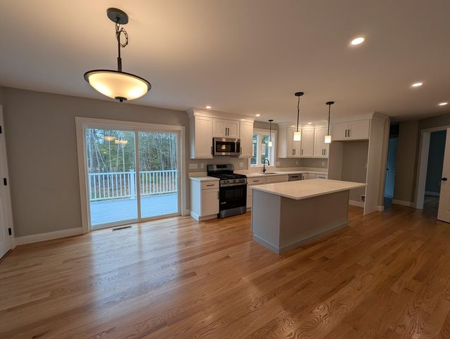 15 Bald Hill Rd, Raymond, NH 03077