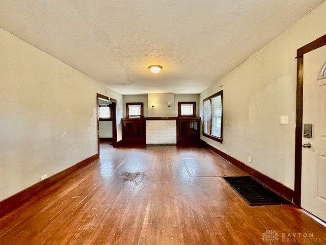 200 E Siebenthaler Avenue, Dayton, OH 45405