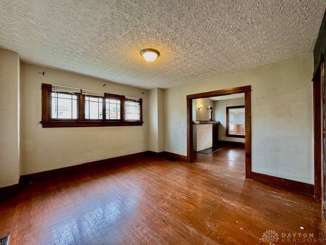 200 E Siebenthaler Avenue, Dayton, OH 45405