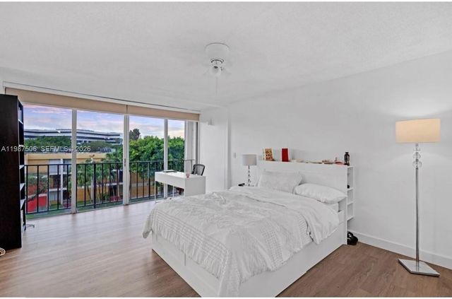 9240 Fontainebleau Blvd 506, Miami, FL 33172