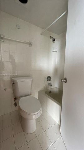 9240 Fontainebleau Blvd 506, Miami, FL 33172