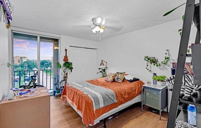 9240 Fontainebleau Blvd 506, Miami, FL 33172