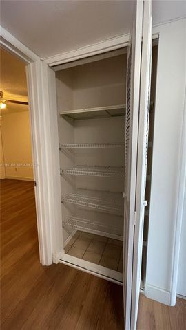 9240 Fontainebleau Blvd 506, Miami, FL 33172