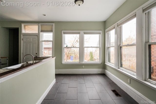 376 W Grand Boulevard, Detroit, MI 48216