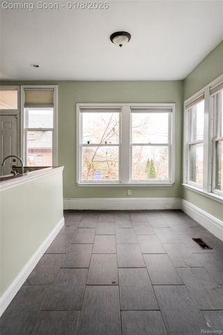 376 W Grand Boulevard, Detroit, MI 48216