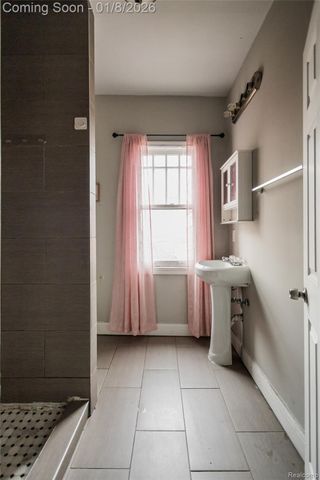 376 W Grand Boulevard, Detroit, MI 48216