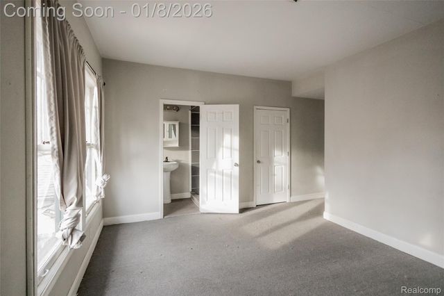 376 W Grand Boulevard, Detroit, MI 48216