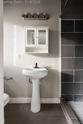 376 W Grand Boulevard, Detroit, MI 48216