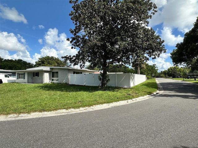 156 PINECREST DR, Sanford, FL 32773