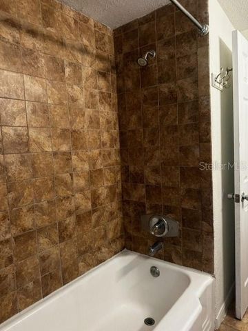 156 PINECREST DR, Sanford, FL 32773