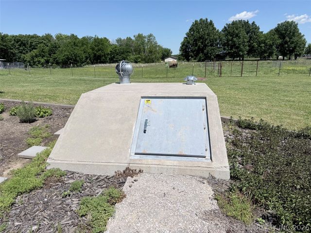 5860 W 573 Road, Chouteau, OK 74337