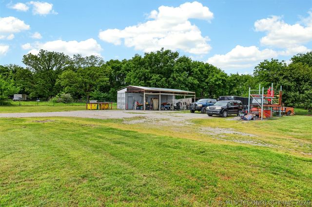 5860 W 573 Road, Chouteau, OK 74337