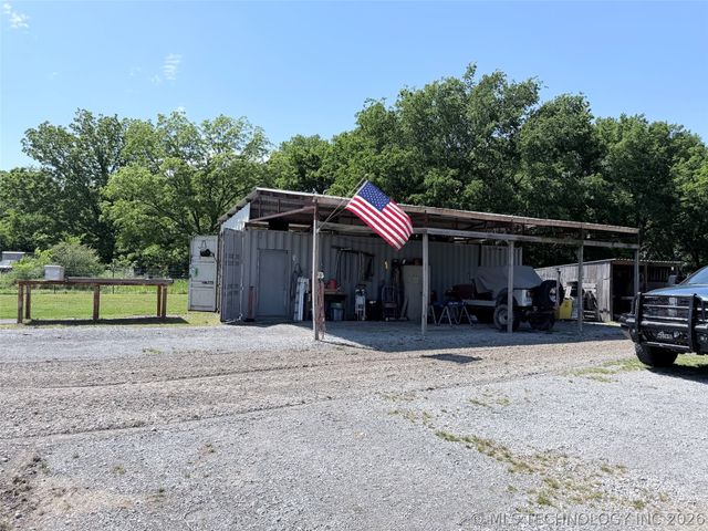 5860 W 573 Road, Chouteau, OK 74337