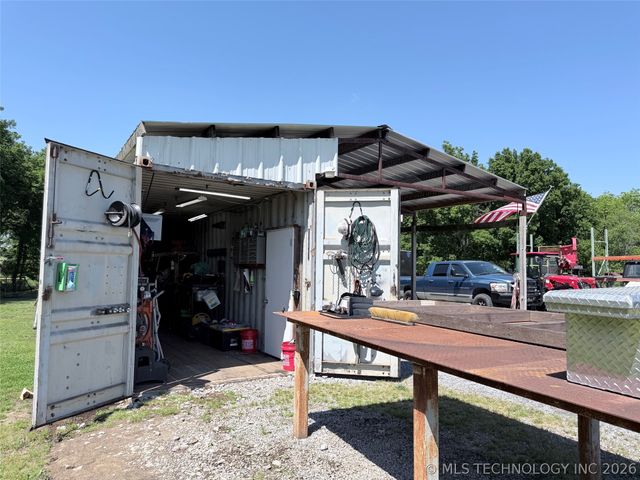 5860 W 573 Road, Chouteau, OK 74337