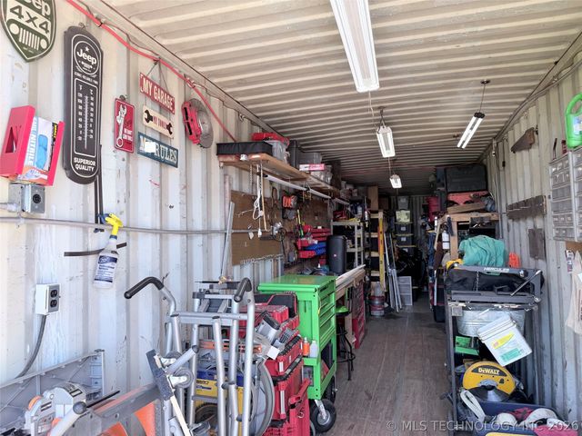 5860 W 573 Road, Chouteau, OK 74337