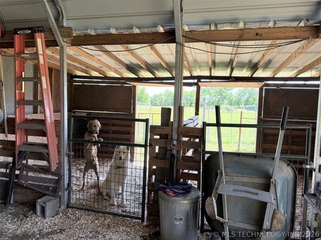 5860 W 573 Road, Chouteau, OK 74337