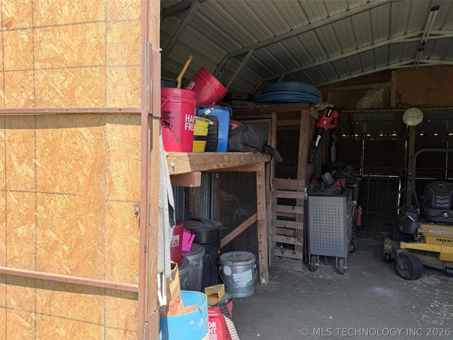 5860 W 573 Road, Chouteau, OK 74337