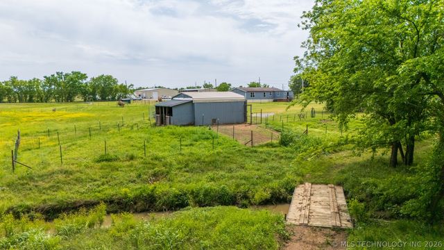 5860 W 573 Road, Chouteau, OK 74337