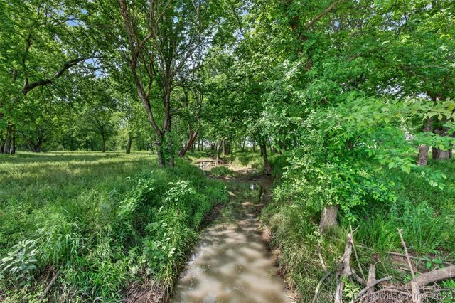 5860 W 573 Road, Chouteau, OK 74337