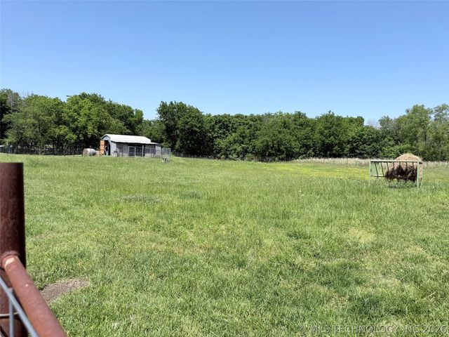 5860 W 573 Road, Chouteau, OK 74337