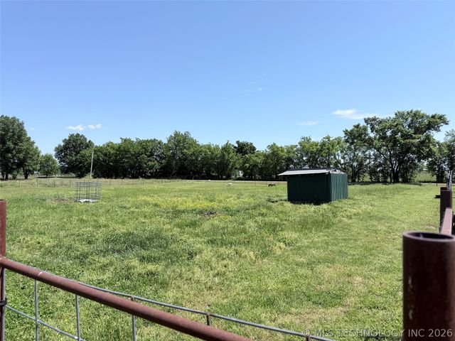 5860 W 573 Road, Chouteau, OK 74337
