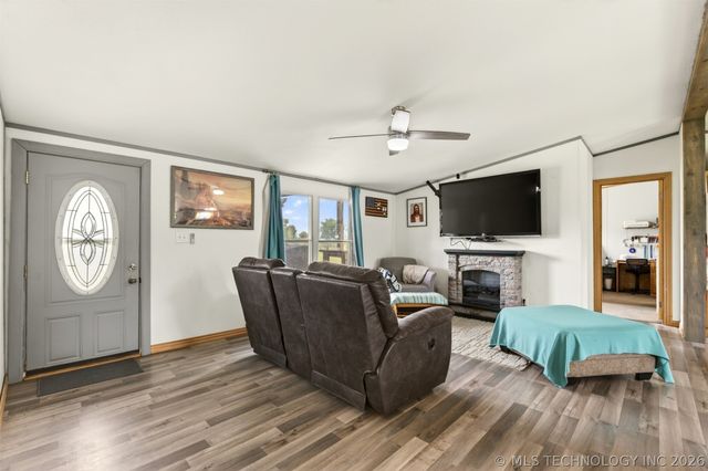 5860 W 573 Road, Chouteau, OK 74337