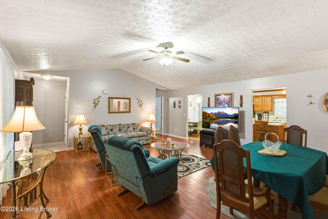 577 Winter Dr, Taylorsville, KY 40071