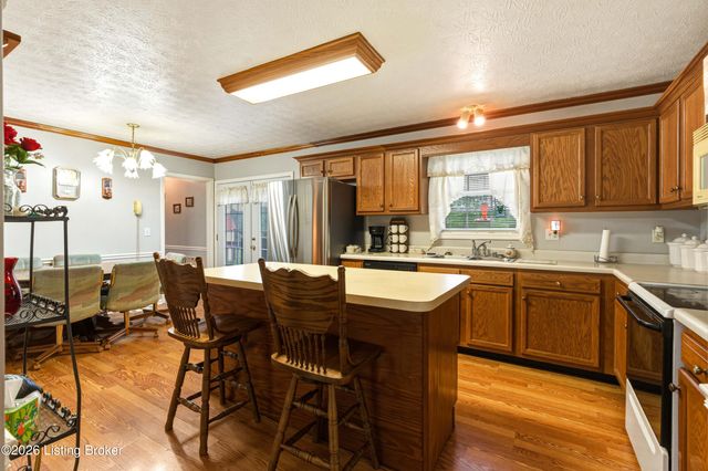 577 Winter Dr, Taylorsville, KY 40071