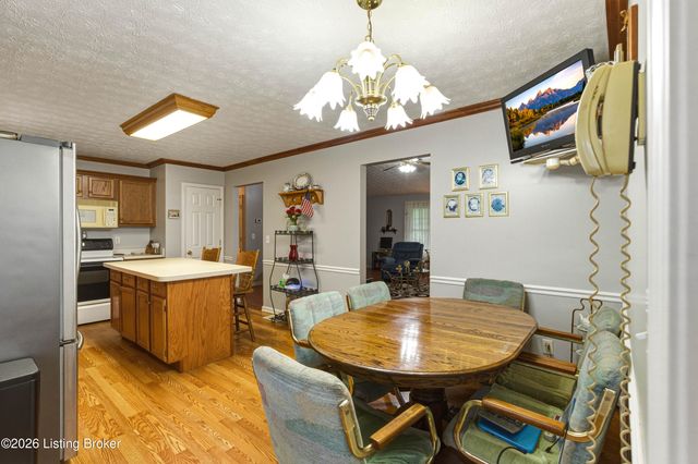 577 Winter Dr, Taylorsville, KY 40071