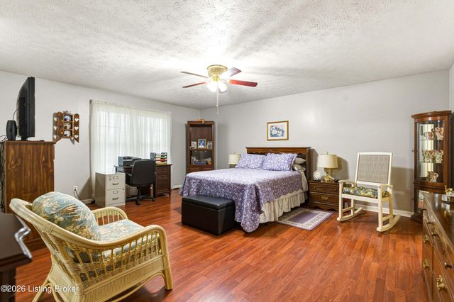 577 Winter Dr, Taylorsville, KY 40071