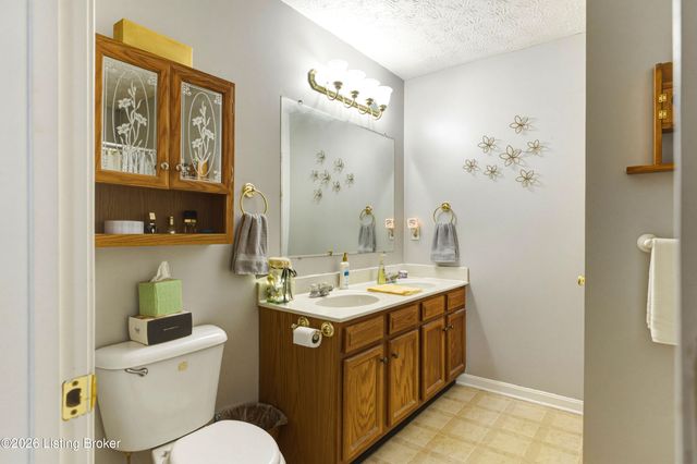 577 Winter Dr, Taylorsville, KY 40071