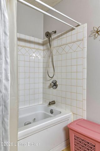 577 Winter Dr, Taylorsville, KY 40071