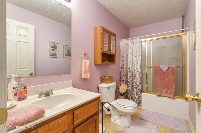 577 Winter Dr, Taylorsville, KY 40071