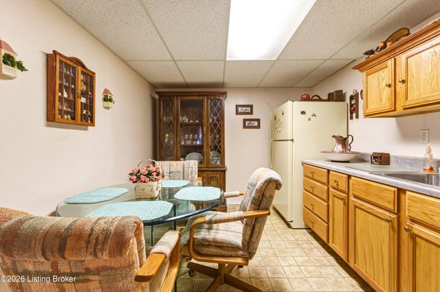 577 Winter Dr, Taylorsville, KY 40071