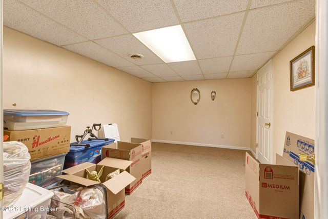 577 Winter Dr, Taylorsville, KY 40071