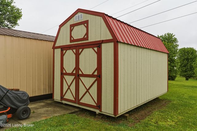 577 Winter Dr, Taylorsville, KY 40071