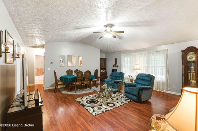 577 Winter Dr, Taylorsville, KY 40071