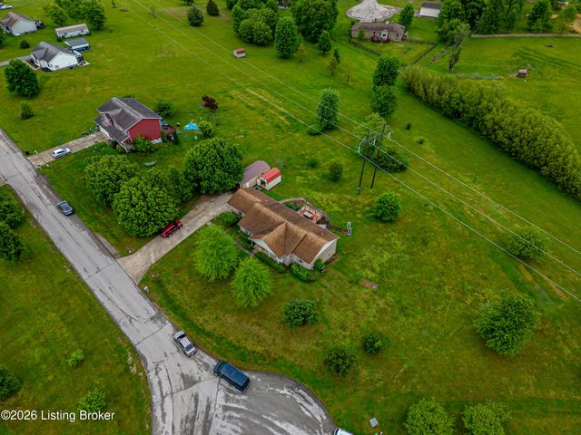 577 Winter Dr, Taylorsville, KY 40071