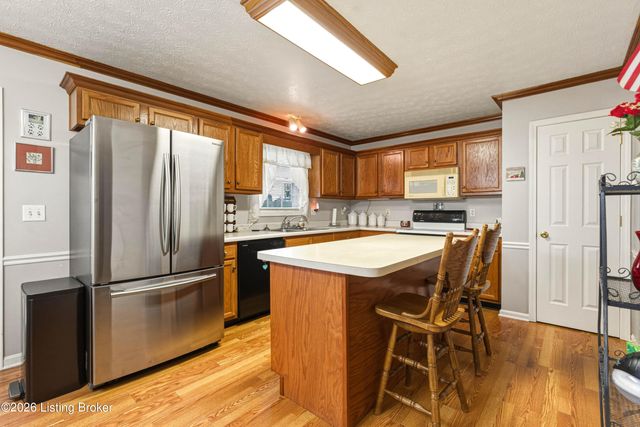 577 Winter Dr, Taylorsville, KY 40071