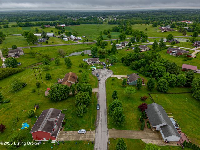 577 Winter Dr, Taylorsville, KY 40071