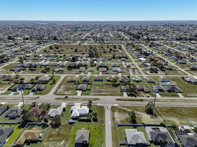 2002 Kismet PKWY W, Cape Coral, FL 33993