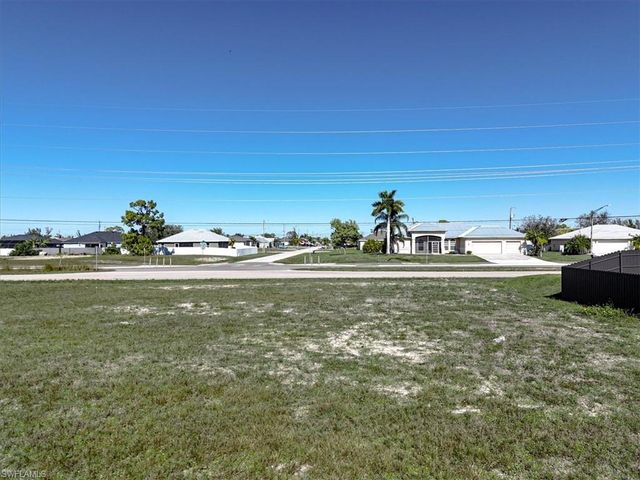 2002 Kismet PKWY W, Cape Coral, FL 33993