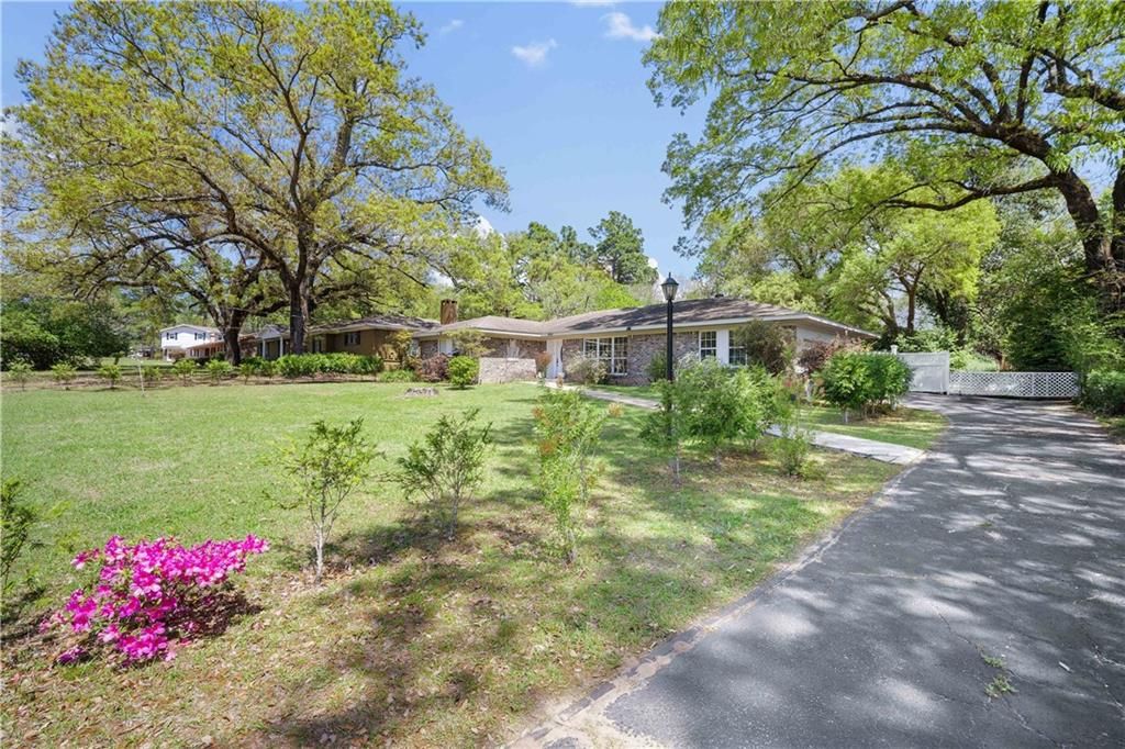 1054 Matterhorn Street, Mobile, AL 36608 — exterior