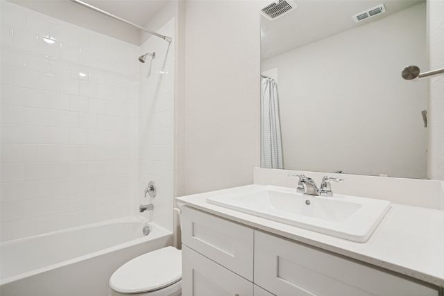 1336 Dillard Creek Drive, Fort Worth, TX 76247