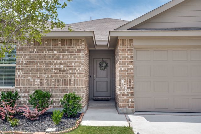 1336 Dillard Creek Drive, Fort Worth, TX 76247