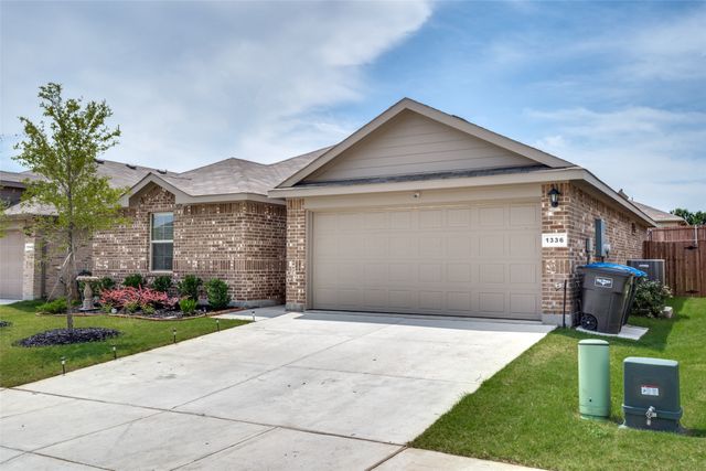 1336 Dillard Creek Drive, Fort Worth, TX 76247